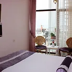 Romantic 3*