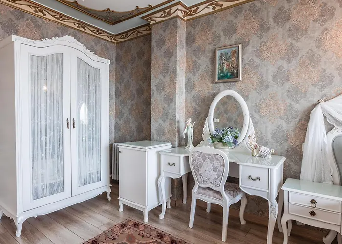 Отель Romantic 3*