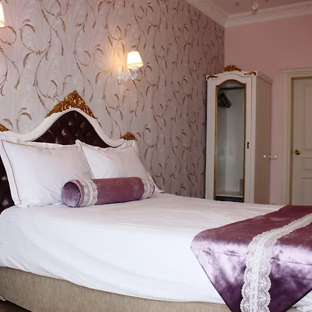 Romantic Hotel
