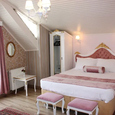 Romantic Отель 3*